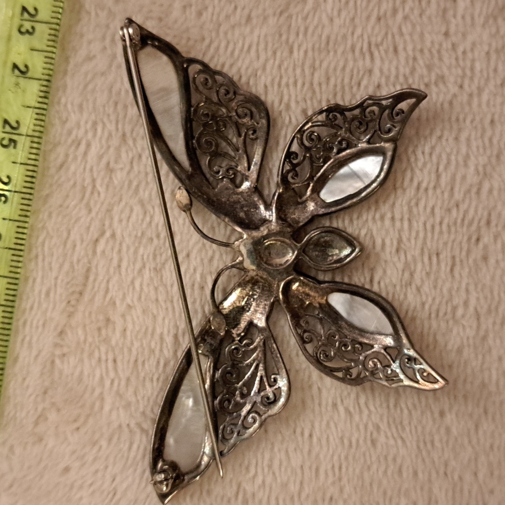 Sterling Vintage Buterfly Mother Pearl Pin - Picture 2 of 3